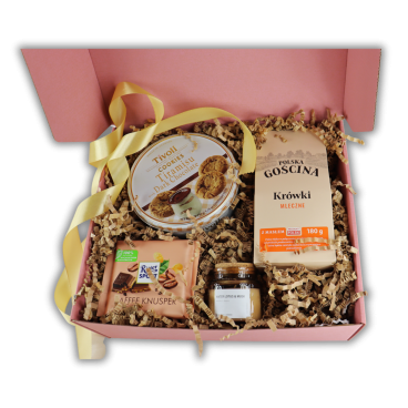 Box Prezentowy Rose – Elegancki Upominek z Słodyczami i Świecą